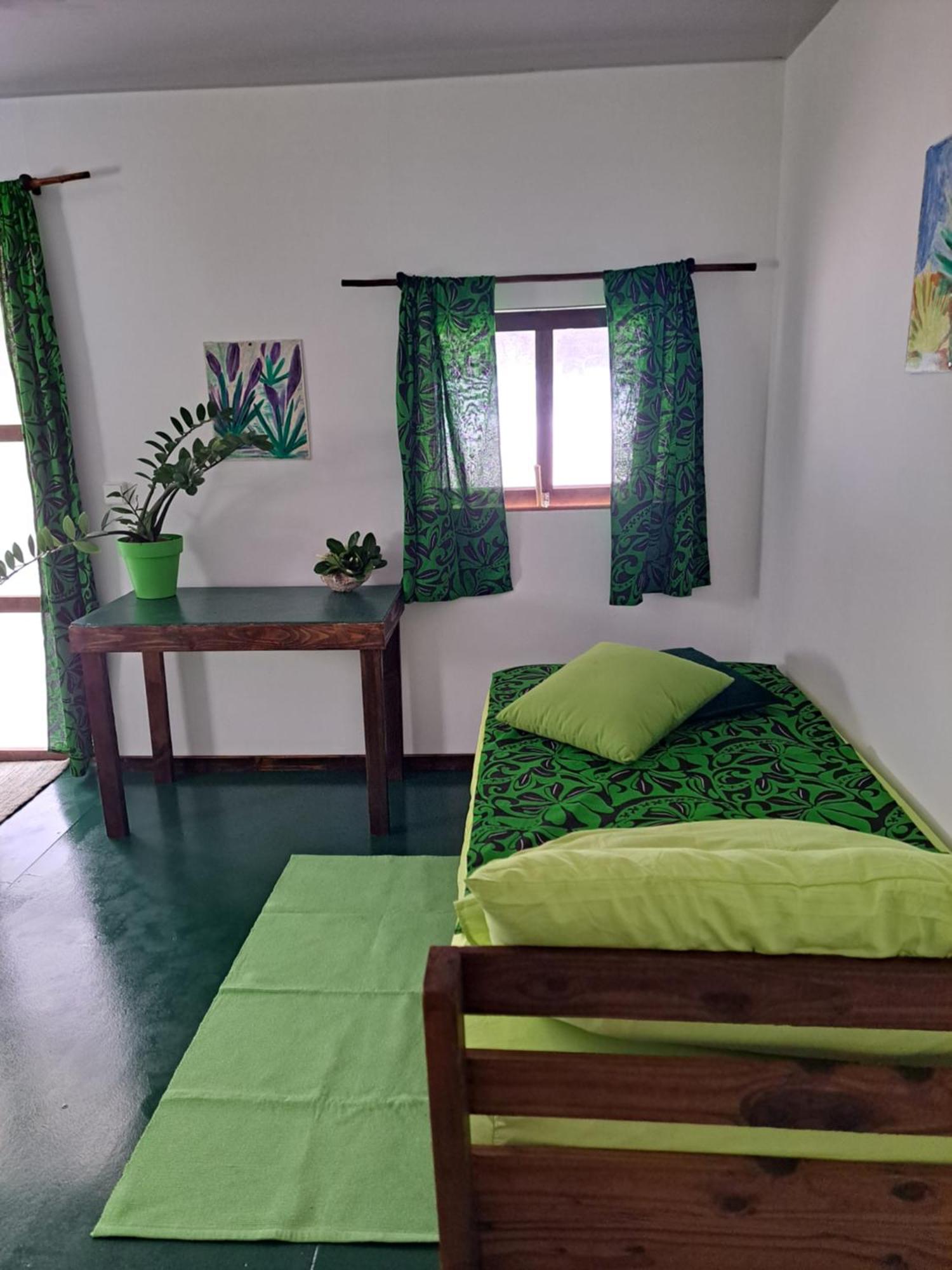 Bed and Breakfast Tifaifai Et Café Huahine Fare Esterno foto